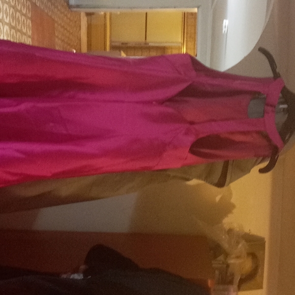 Pink gown - Picture 2 of 3